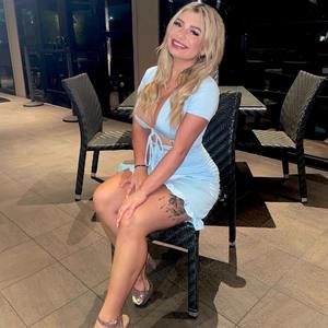 Meet your Posher, Chloe